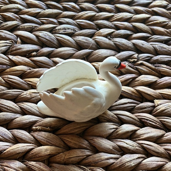 Vintage Goebel W Germany Ceramic Swan - Picture 3 of 4